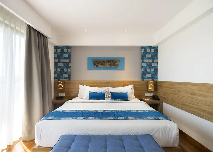 D'primahotel Petitenget 2 ホテル